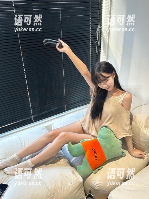 嗲囡囡 - 伊蓓Eva独特职业装全新写真更新，精选图片引领职场潮流