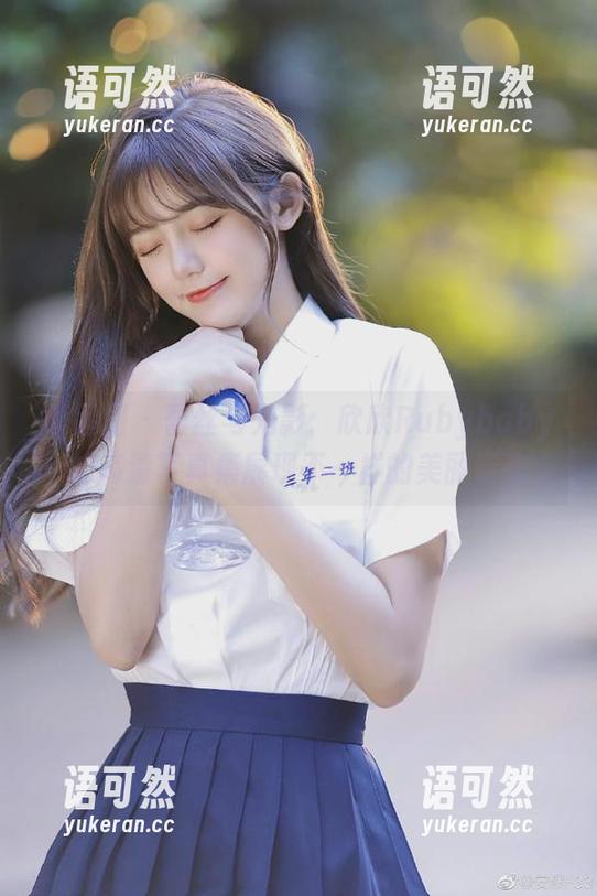 嗲囡囡 - 蕾丝与光影：欣欣Rubybaby的高清写真集展现不一样的美丽姿态