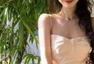 大生模拍 – 夏夏女孩写真套图更新：感受夏日的清新与活力，甜美风格尽在其中！