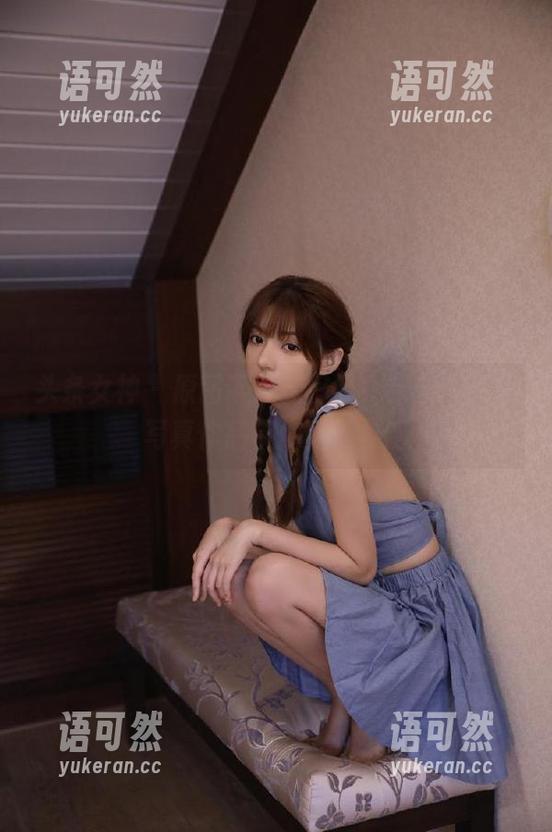 头条女神 - 原图下载无门槛，张蓝欣校服写真作品带你重返校园