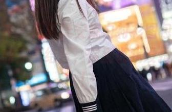 头条女神 – 最新樊安妮白衬衫图包，时尚与搞笑的完美结合，你别说我没提醒你哦！