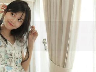 头条女神 – 探索火儿的水手服魅力：独特写真合集中的梦幻海景图片