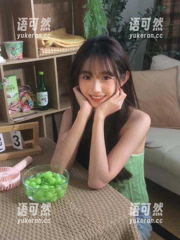 奈汐酱Nice红裙美图精选，领略她的独特风格与魅力