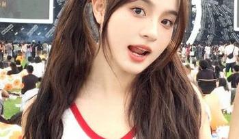 妖精视觉 – 粥粥的服务生肉丝袜写真，绝美图片分享让人心动不已