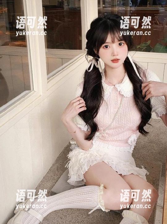 免费图册！姜仁卿(강인경)的毛衣魔法，笑声与温暖双重来袭，不容错过！
