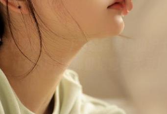 跟随姜仁卿(강인경)一起探索她的护士作品，让我们分享那份治愈与关爱！