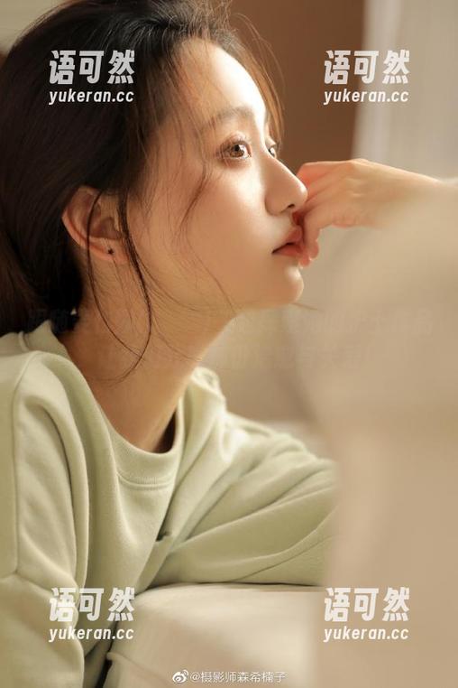 跟随姜仁卿(강인경)一起探索她的护士作品，让我们分享那份治愈与关爱！