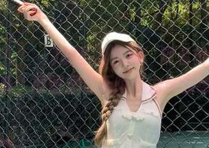 孙乐乐(손예은)的圣诞特辑，观看她的经典写真，原图展现无限魅力与创意！