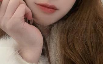 关注封疆疆v，免费获取她的美腿作品，让每一张写真都成为你的收藏！