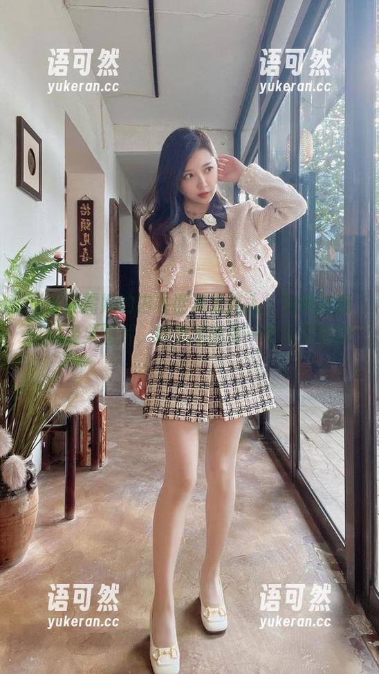 小女巫露娜的内衣世界太迷人，免费获取她的经典图片，探索她的每一个闪耀瞬间！