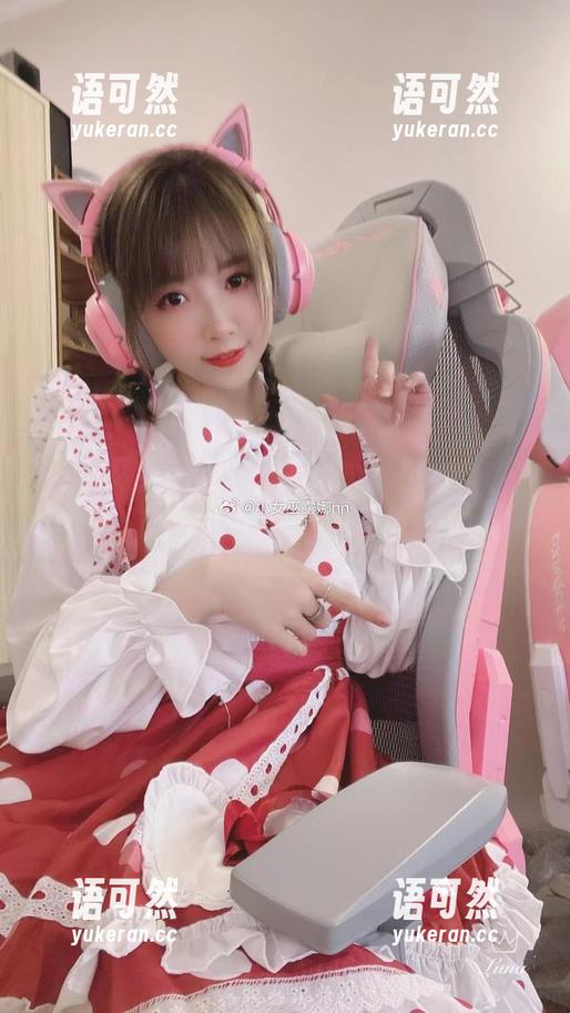 小女巫露娜 颠覆传统,小女巫露娜办公室无圣光写真合集,探寻美丽与奇幻的边界