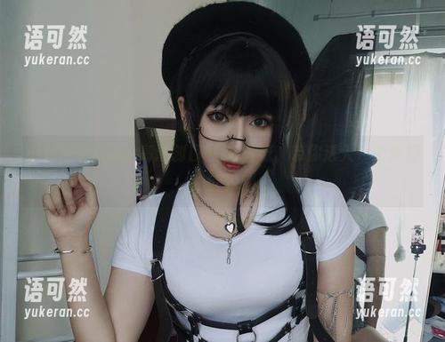 小容仔咕咕咕w高清创口贴OL壁纸，带你进入一个梦幻的世界！