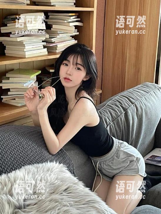 微密圈 - 小玉吃果冻软萌妹纸写真，清新可爱风格任你免费下载畅享