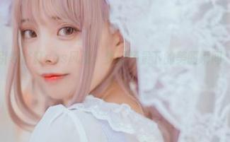 小野妹子w引领浴缸cos风潮：梦幻场景下的美丽瞬间，快来下载吧！