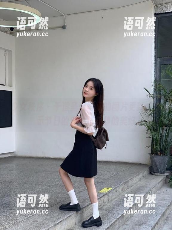 少女秩序 - 千澄圣诞写真的图片更新，展示节日的魔力与安静的美好