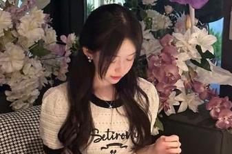 尤果网 – 探索K8傲娇萌萌白衬衫写真全集，带你走进每张原图的独特视角与心情