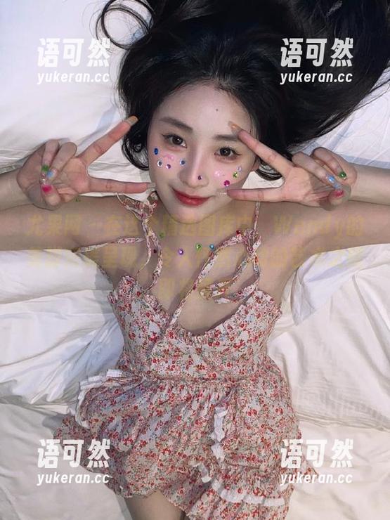 尤果网 - 在这个精选图库中，Wendy的美脚完美呈现，令人怦然心动的艺术之旅即将展开