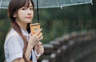 尤果网 – 一起观看小琪的双人写真，精彩图片传递无限快乐与青春气息！