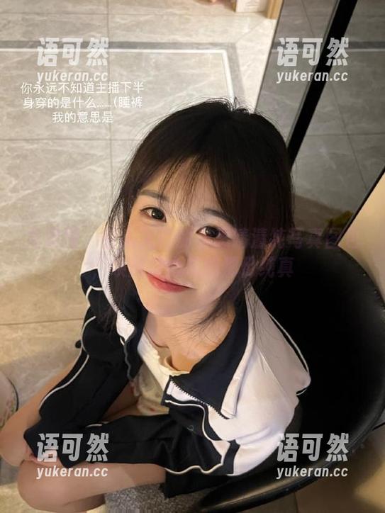 尤果网 - 引人入胜的景思晴清纯写真图包，唤醒你心底的那份纯真