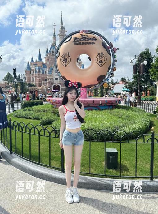 尤果网 - 曼曼那美丽的比基尼高清写真合集，带给你夏季的满满清凉感受！