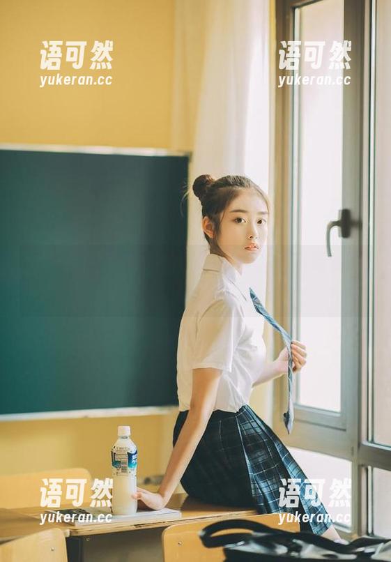 尤果网 - 喜欢你的笑容！李焱修女写真作品合集温暖你的心房
