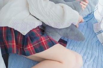 尤果网 – 在旗袍中邂逅：李颜儿写真合集带来的视觉盛宴