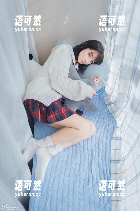 尤果网 - 在旗袍中邂逅：李颜儿写真合集带来的视觉盛宴