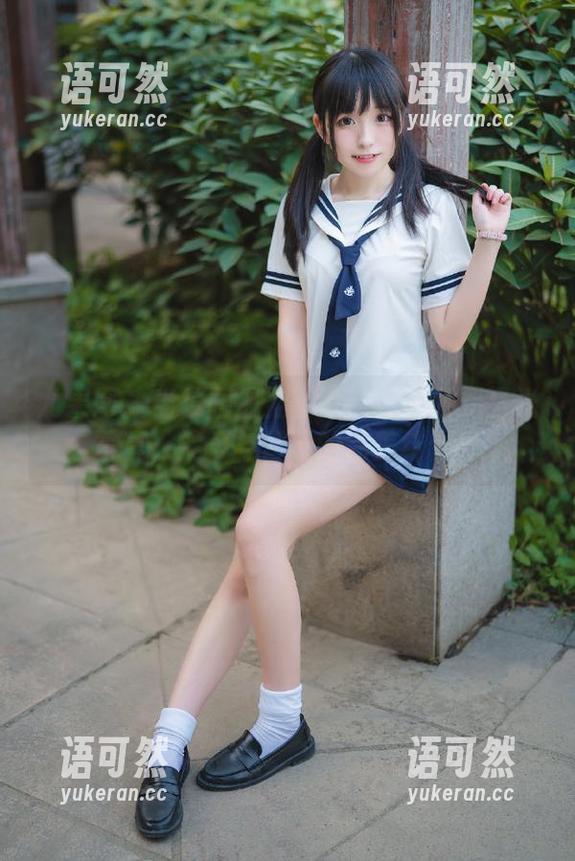 尤果网 - 当校园遇上幽默：程瑜西无圣光写真，笑声与青春的完美结合！
