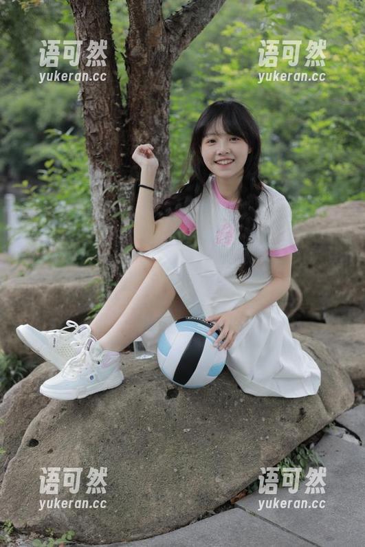 尤果网 - 若涵连衣裙写真大放送，免费获取，感受她独特的风格与魅力！