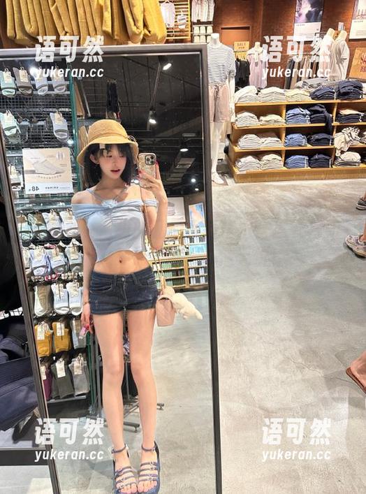 尤果网 - 青树的私房写真艺术：连衣裙如风，笑点满满，心情无价！
