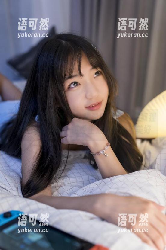 尤物馆 - 不容错过！观看FoxYini孟狐狸女神写真合集，感受生活的灵动与美好