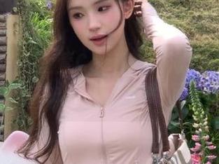 尤物馆 – 陆萱萱Cecilia的海边精选写真集：笑对镜头，连波涛都忍不住想笑