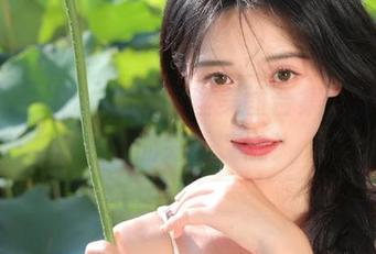 微密圈 – 徐珺大哥白丝美图合集，甜美与性感的完美交融！