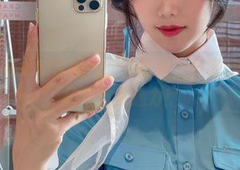 走进抖娘利世的高跟鞋世界，分享她的作品与神秘魅力！