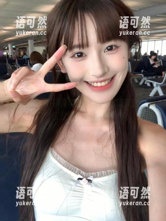 推女神 - 不容错过的可蕊娜眼镜美图，加深对她作品的喜爱