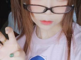 “摇摇乐yoyo”最新写真更新，展现美腿魅力，带你进入美丽新境界