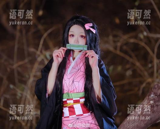 日奈娇的户外美图展现独特魅力，精彩套图不容错过