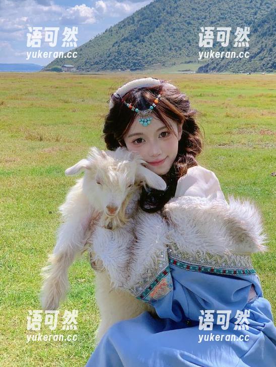 星颜社 - 探索白一晗的自拍艺术，最新写真更新带你感受不一样的风情！
