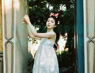 微密圈 – 是可馨耶私房写真作品揭秘，时尚套装中的个性与韵味