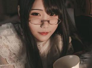 穿越时空的巫女：晓美妈自拍合集精彩分享新视野