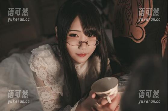 穿越时空的巫女：晓美妈自拍合集精彩分享新视野