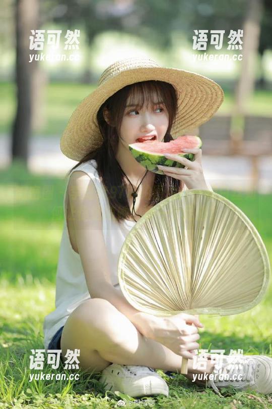 李嘉欣97 微密圈 - 李嘉欣97私拍图片:一根白丝如何让你追随她的每一个足迹?