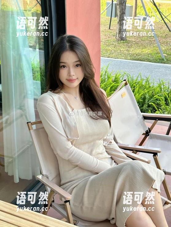 无圣光摄影合集：杏子夫人豹纹护士的挑衅与诱惑交织的视觉盛宴！