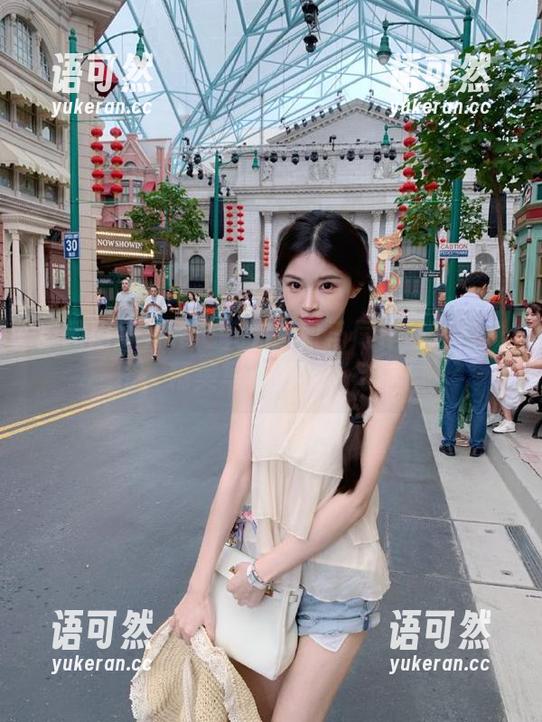 果团网 - little贝壳喵双马尾作品独特风格，精美写真资源等待你！