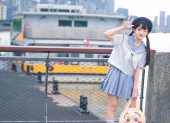 梦丝女神 – 宁夏博主的棉袜图集：透过光影感受她独特的作品情怀