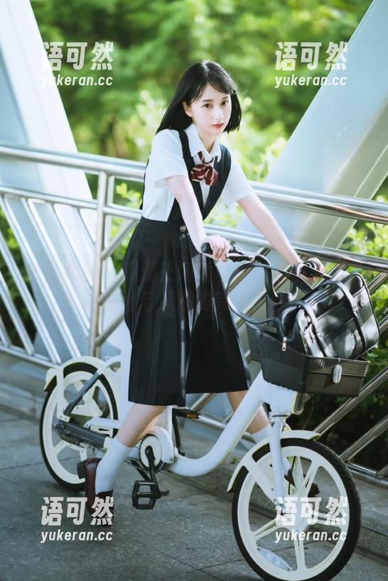 梦丝女神 - 感受王娇娇私房丝袜魅力合集，时尚与妩媚的完美碰撞！