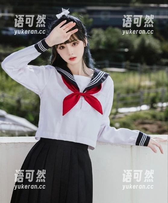 森萝财团独家最新美图，展现水嫩嫩的白丝美足魅力风采