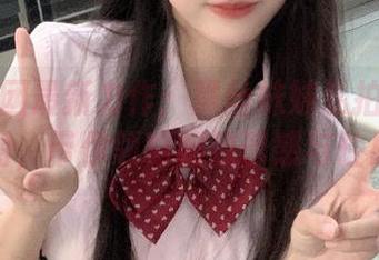 森萝财团最新力作：黑丝妹妹私拍美足套图，带你领略极致诱惑与性感