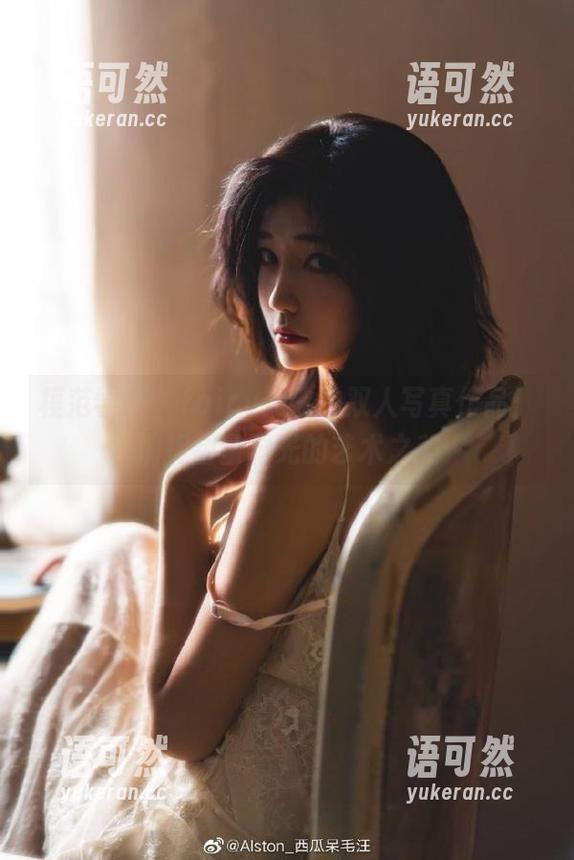 模范学院 - fairy如歌的双人写真作品：捕捉甜蜜时光的艺术之美