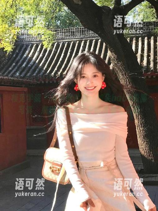 模范学院-加朵babe 模范学院 - 精选图片集:加朵babe校服写真,展现校园生活中的青春与乐趣
